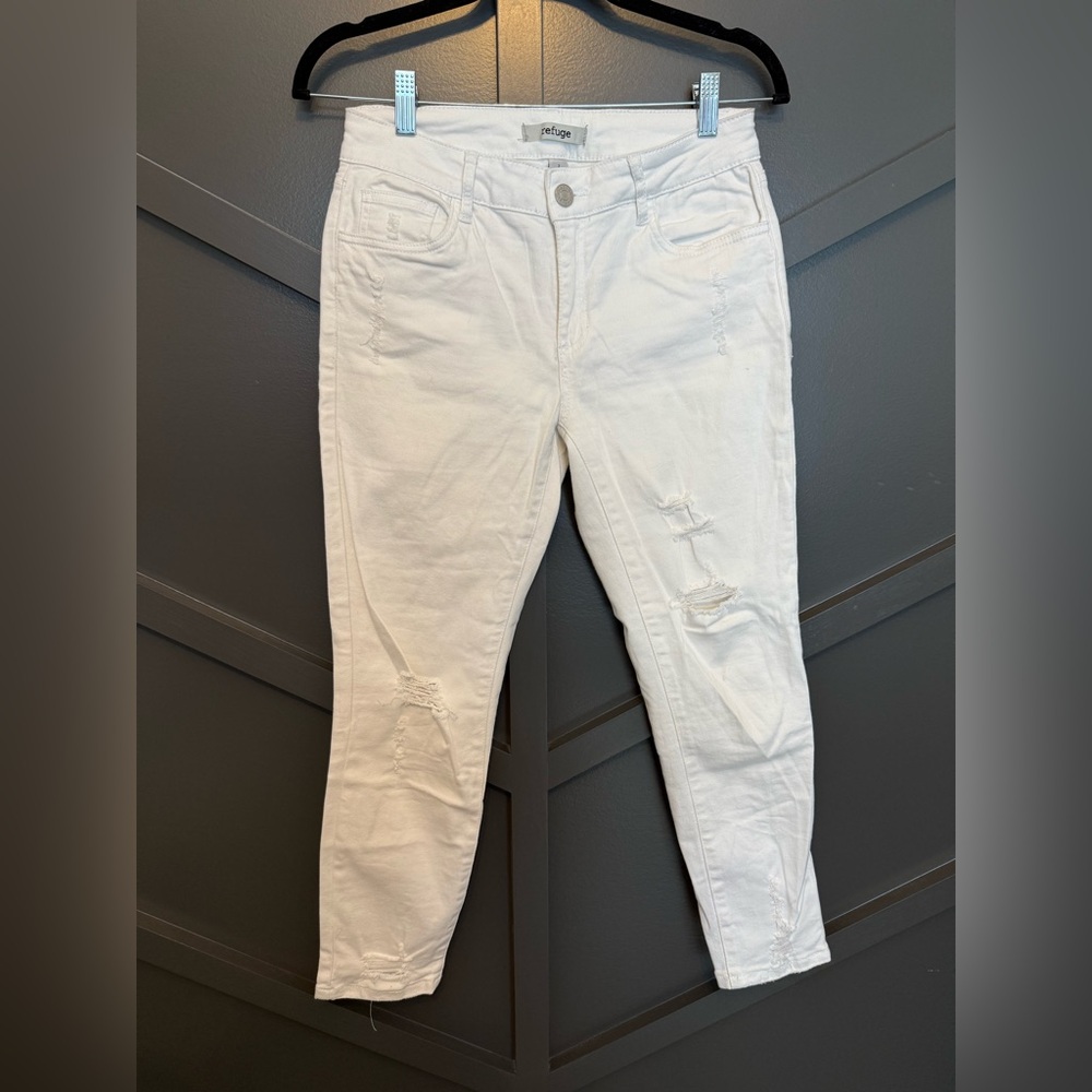 💙Refuge White Distressed Ankle Jeans